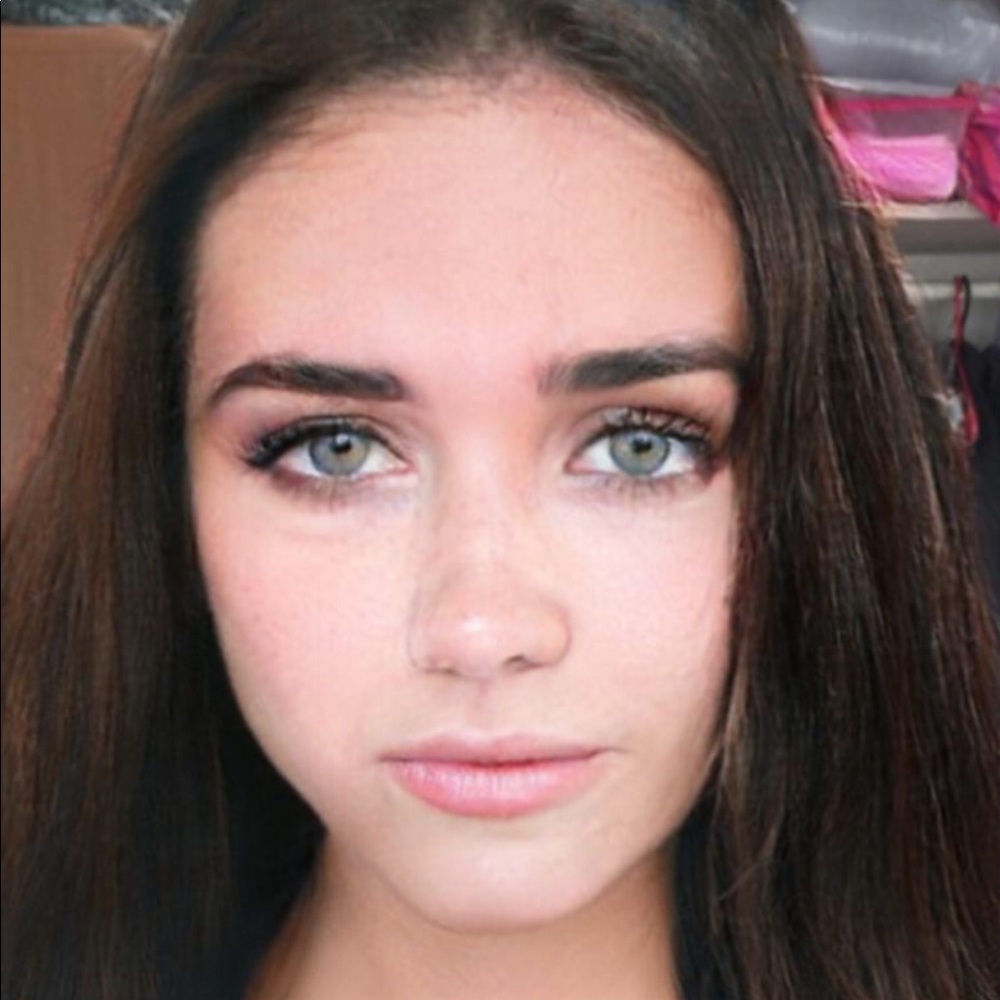 Meet your Posher, Julia